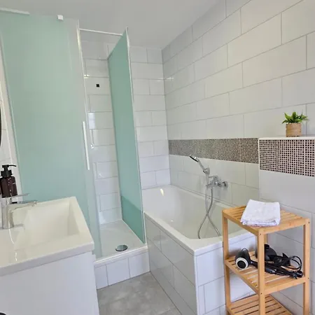 Design I Haus Mit 3 I Beheizter Swimming-pool I Finnische Sauna Mit Holz I Boxspring I Parkplaetze *